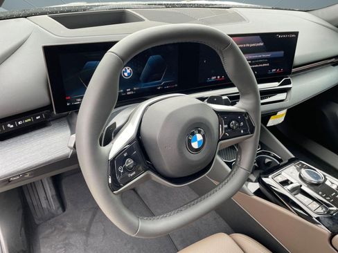 Used 2026 BMW 530i w/ Premium Package RWD image 14