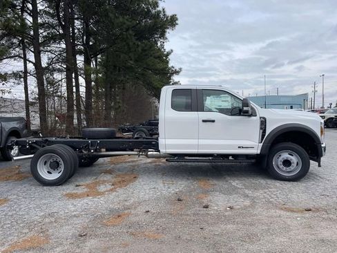 New 2026 Ford F450 XL w/ XL Chrome Package image 2