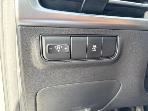 Certified 2025 Hyundai Tucson SE FWD image 8