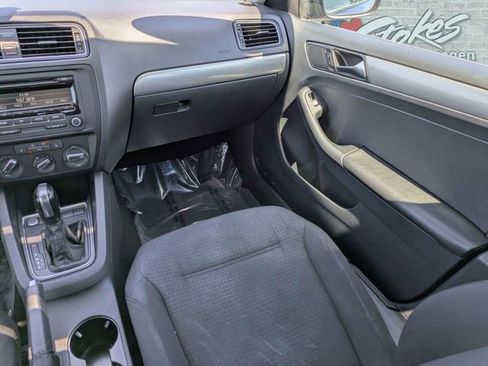 Used 2015 Volkswagen Jetta SE FWD image 16