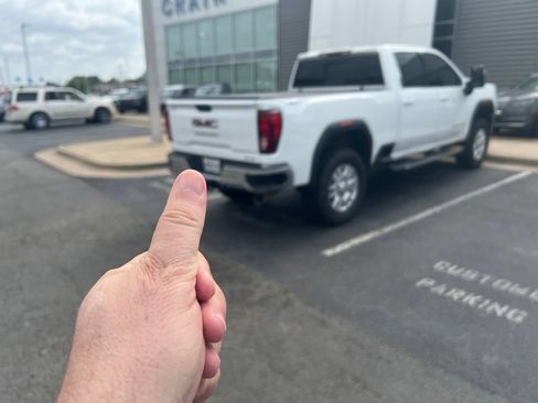 Used 2022 GMC Sierra 3500 SLE w/ SLE Value Package AWD/4WD image 19