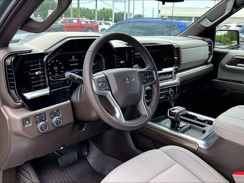 Used 2025 Chevrolet Silverado 1500 LT Trail Boss AWD/4WD image 13