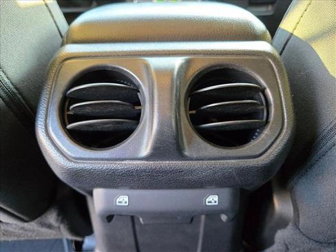 Used 2020 Jeep Gladiator Sport w/ Quick Order Package 24S image 16