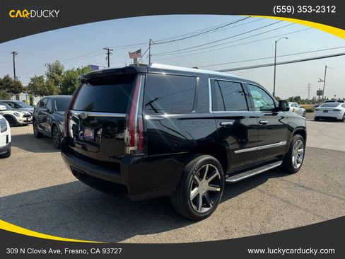 Used 2015 Cadillac Escalade Luxury image 5