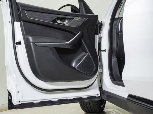 Used 2022 Jaguar F-PACE S image 26