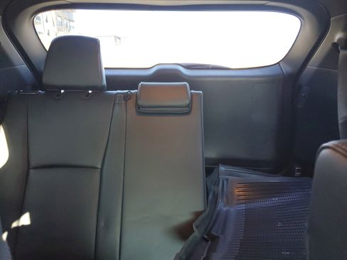 Used 2023 Toyota Highlander XSE image 11