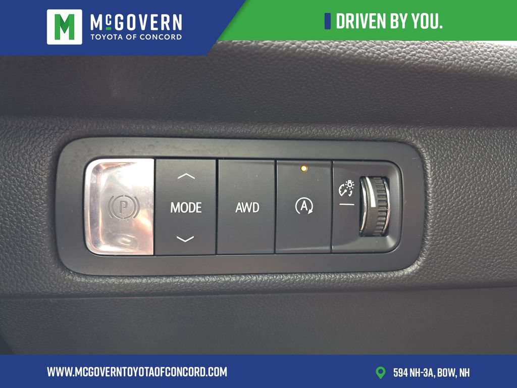 Used 2024 Chevrolet Traverse RS AWD/4WD image 32