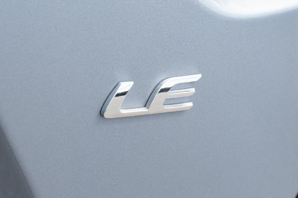 Used 2025 Toyota Corolla LE FWD image 11