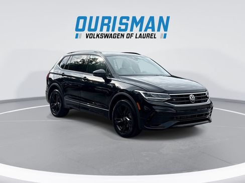 Used 2023 Volkswagen Tiguan SE R-Line FWD image 2