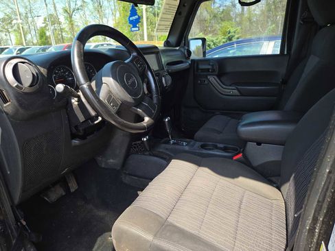 Used 2012 Jeep Wrangler Unlimited Sport image 5