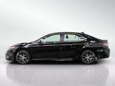 Used 2024 Toyota Camry SE w/ Cold Weather Package AWD/4WD image 2