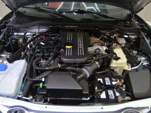 Used 2018 FIAT 124 Spider Abarth w/ Convenience Group image 32