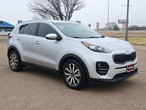Used 2018 Kia Sportage EX image 3