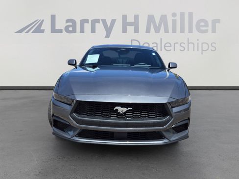 Used 2025 Ford Mustang Coupe RWD image 9