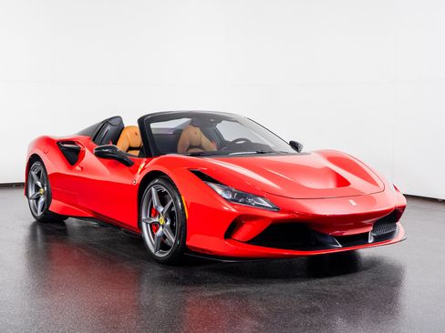 Used 2022 Ferrari F8 Tributo image 5