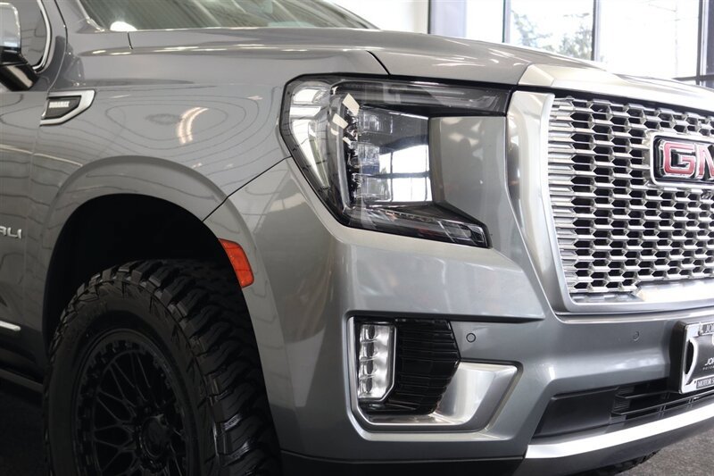 Used 2022 GMC Yukon Denali AWD/4WD image 13