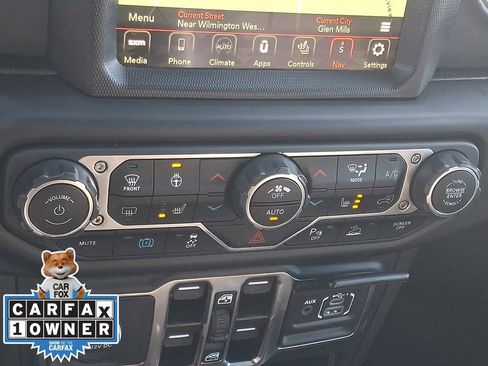 Used 2022 Jeep Wrangler Unlimited Sahara w/ Cold Weather Group image 16