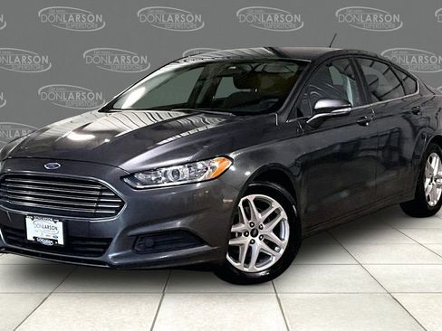 Used 2016 Ford Fusion SE FWD image 3