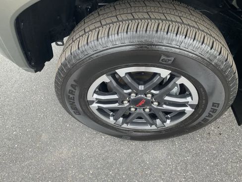 Used 2025 Toyota Tacoma TRD Sport w/ TRD Sport Premium Package image 10