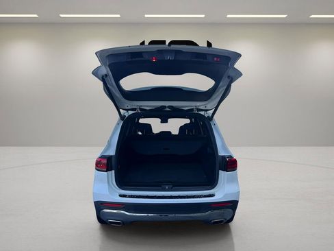 Used 2022 Mercedes-Benz GLB 250 4MATIC image 23