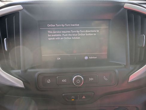 Used 2022 GMC Terrain SLE image 17