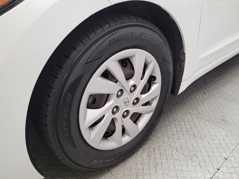 Used 2018 Hyundai Elantra SE FWD image 31