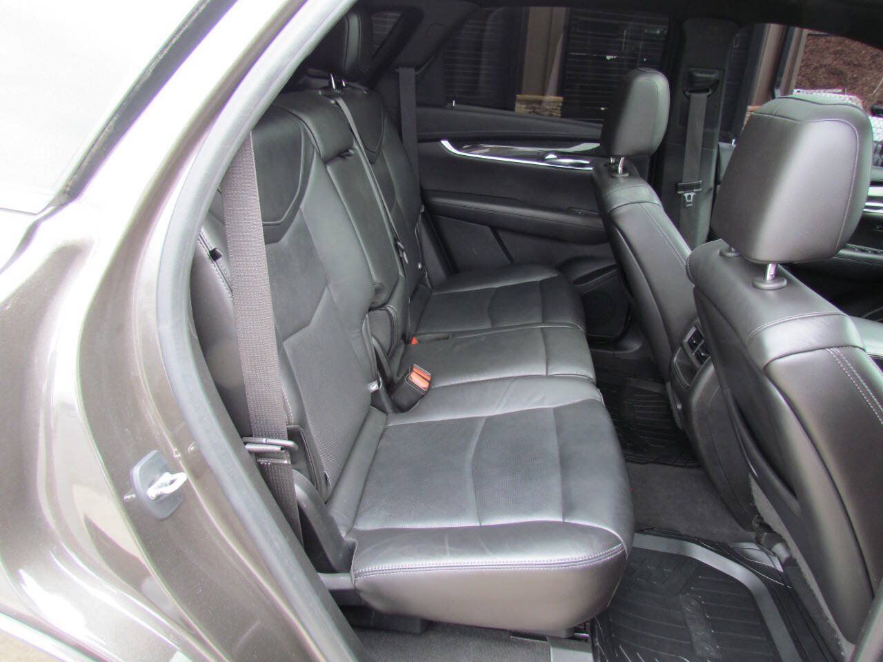 Used 2020 Cadillac XT5 Premium Luxury FWD image 16