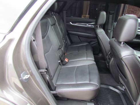 Used 2020 Cadillac XT5 Premium Luxury FWD image 16