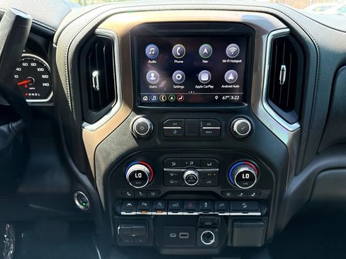 Used 2019 Chevrolet Silverado 1500 High Country w/ Technology Package image 15