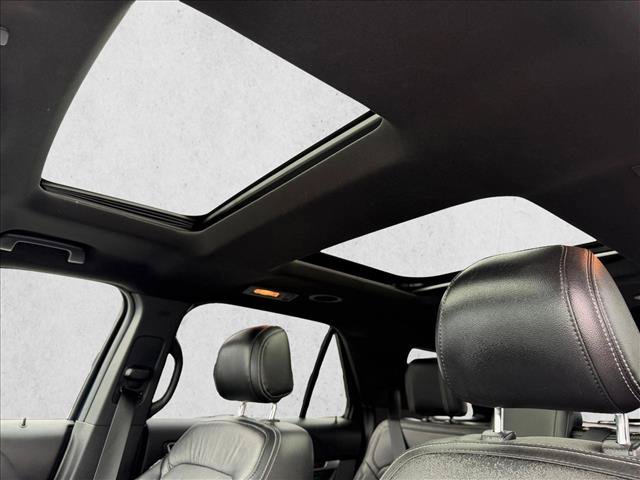 Used 2017 Ford Explorer Limited AWD/4WD image 16