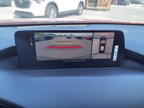 New 2024 MAZDA MAZDA3 Hatchback w/Premium Plus Pkg image 22