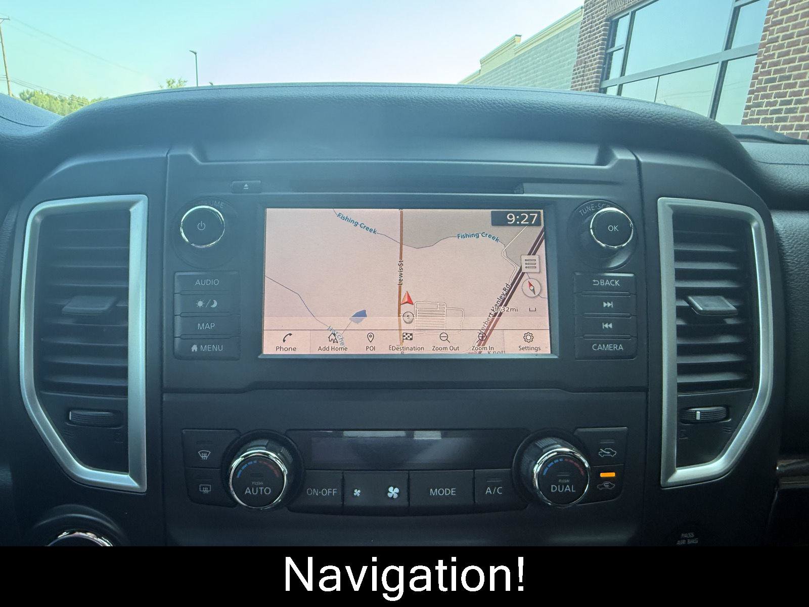 Used 2019 Nissan Titan SV w/ SV Convenience Package AWD/4WD image 12