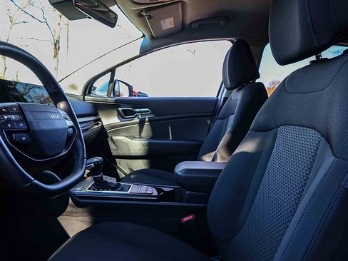 Certified 2026 Kia Sportage LX w/ LX Convenience Package image 8