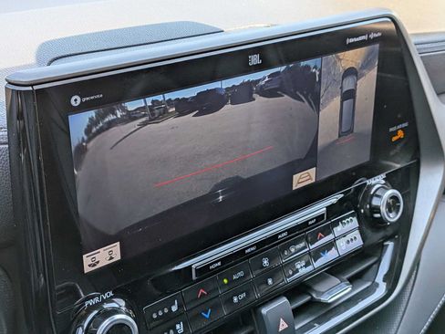 Used 2020 Toyota Highlander Limited AWD/4WD image 29