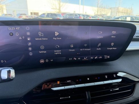 Used 2025 Buick Enclave Preferred image 18