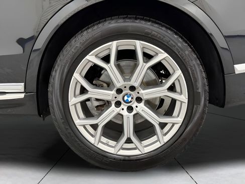 Used 2025 BMW X7 xDrive40i AWD/4WD image 25