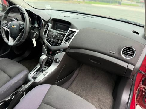 Used 2012 Chevrolet Cruze LT image 24