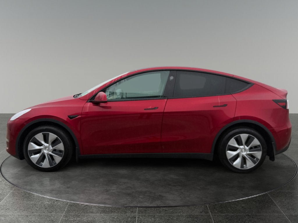 Used 2024 Tesla Model Y Long Range AWD/4WD image 5