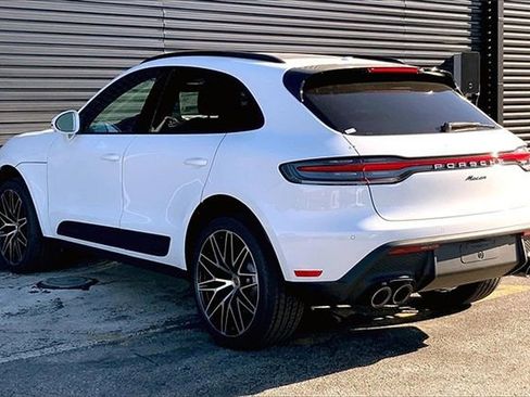 Certified 2026 Porsche Macan image 3