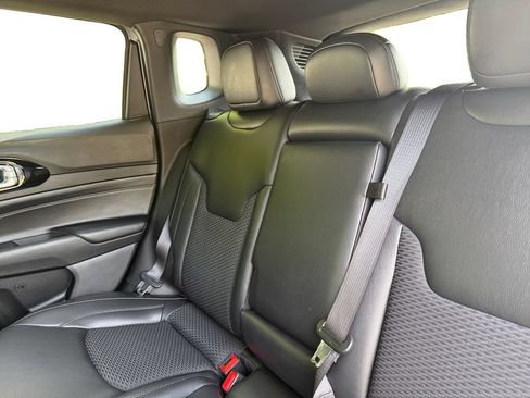 Used 2022 Jeep Compass Latitude w/ Convenience Group FWD image 13