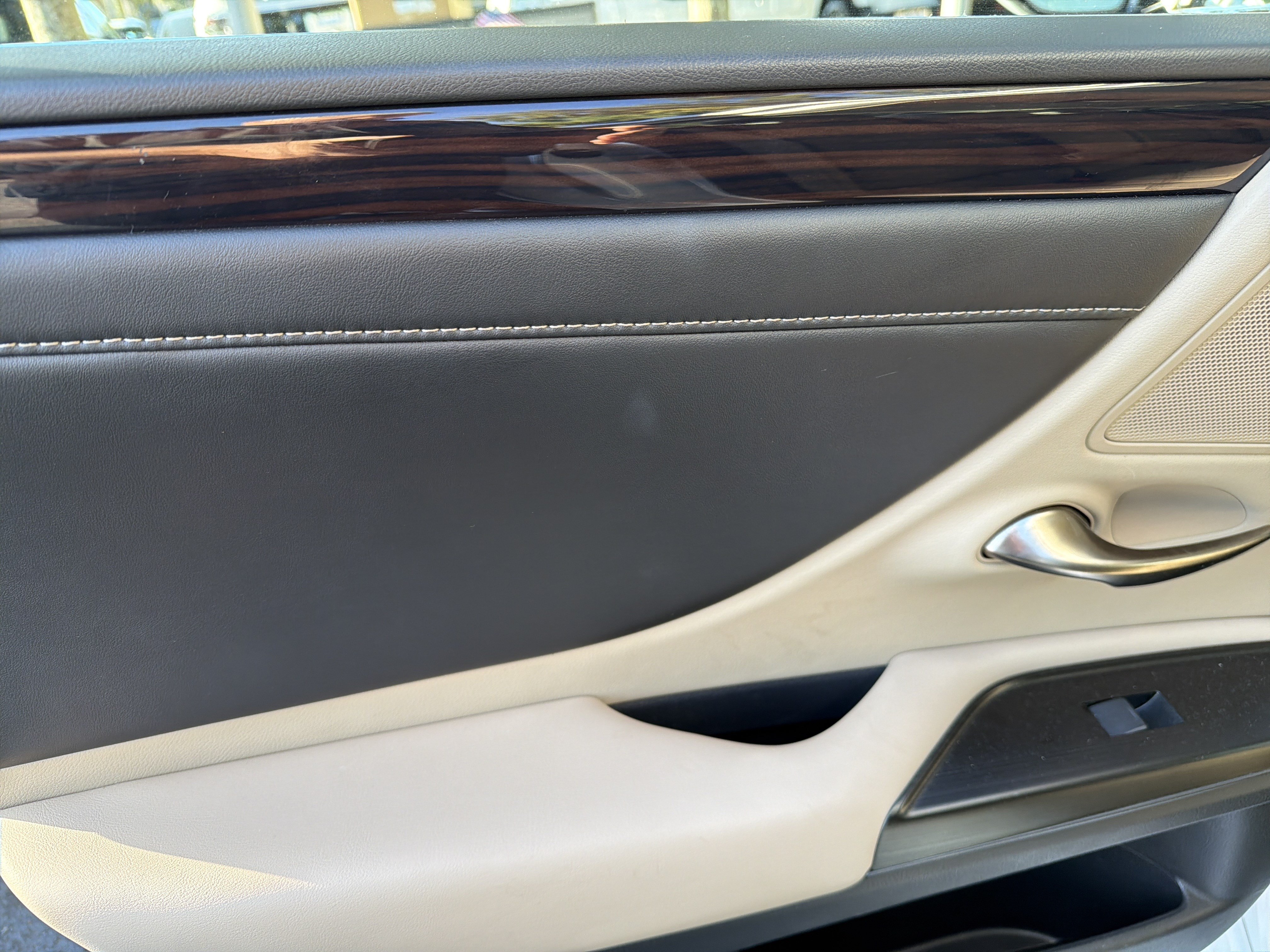 Certified 2020 Lexus ES 300h w/ Premium Package FWD image 29