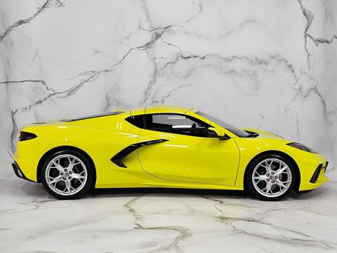 Used 2022 Chevrolet Corvette Stingray Coupe w/ 1LT RWD image 7