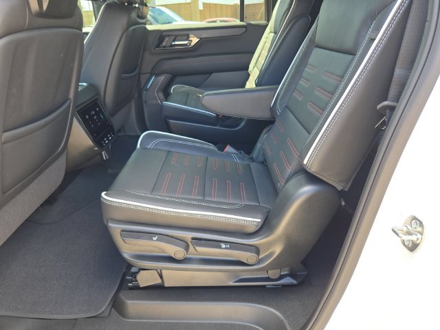 Used 2025 GMC Yukon XL AT4 Ultimate AWD/4WD image 22