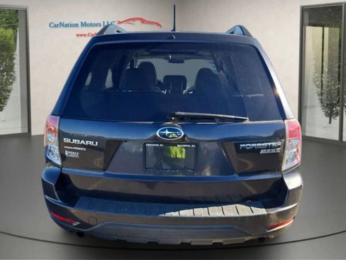 Used 2011 Subaru Forester 2.5X Premium image 2