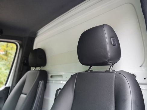 Used 2023 Mercedes-Benz Sprinter 3500 image 26