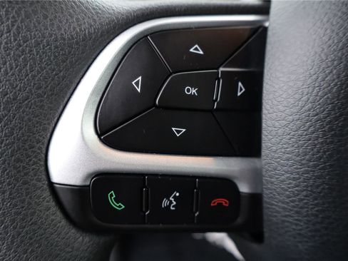 Used 2021 Jeep Renegade Sport image 17