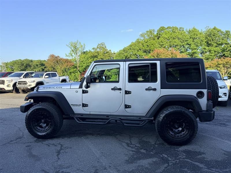 Used 2012 Jeep Wrangler Unlimited Rubicon w/ Max Tow Pkg AWD/4WD image 9