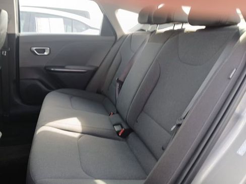 Used 2025 Kia K4 LXS image 29