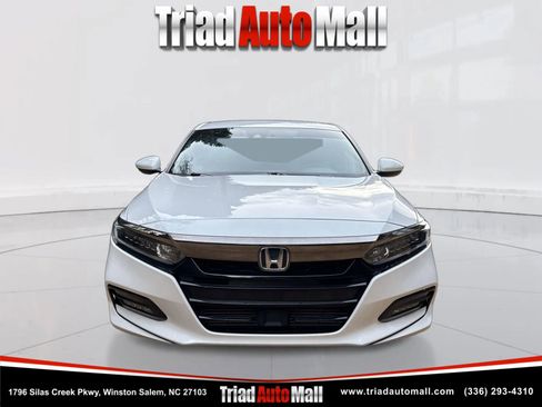 Used 2018 Honda Accord Sport image 2