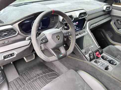 Used 2023 Lamborghini Urus Performante AWD/4WD image 15